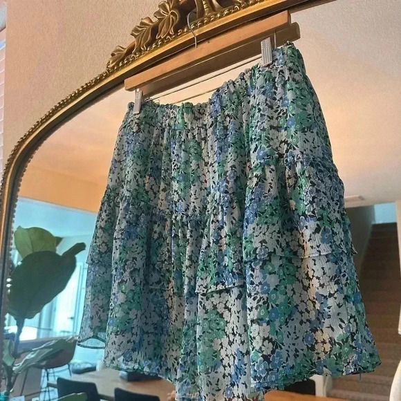 LOFT TIERED FLORAL MINI SKIRT SIZE LARGE - Picture 4 of 4
